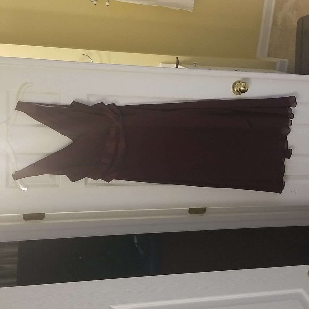 Bridesmaid Dress Size 16 Burgendy